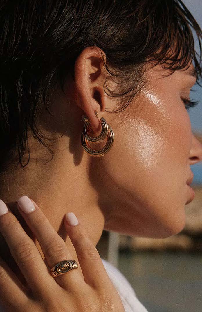 The Mini Ridged Amalfi Hinge Hoops